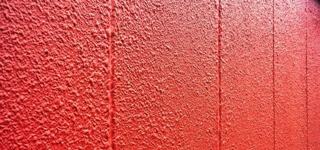 赤い外壁
